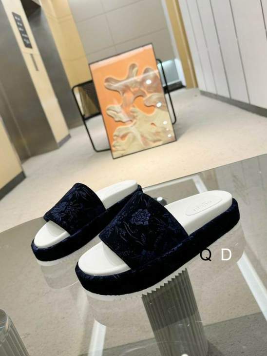 Picture of Gucci Slippers _SKUGuccisz35-40GDT01171971